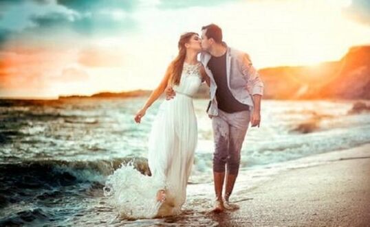 жена и мъж, влюбени в уголемен пенис